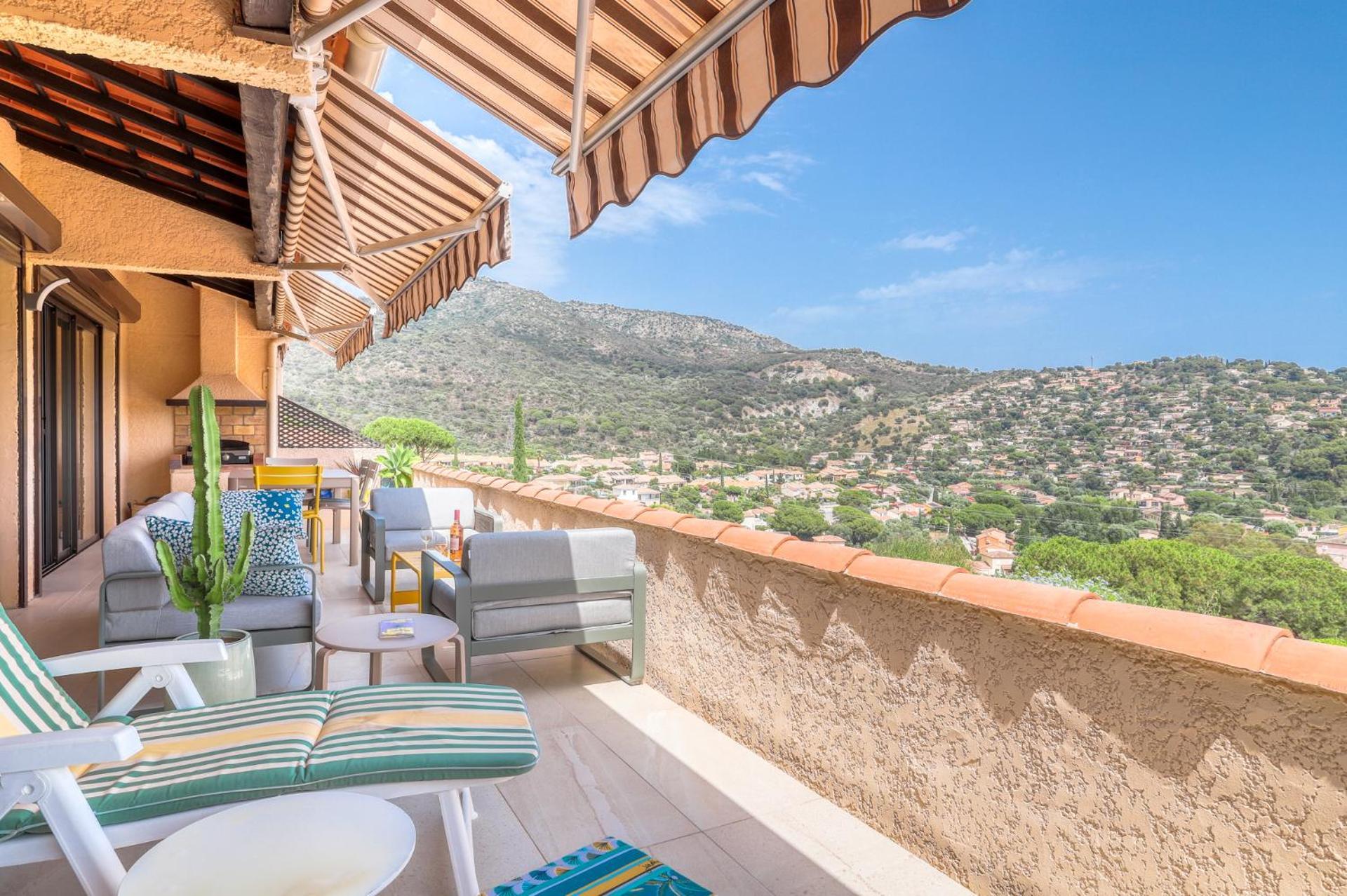 Appartement Superbe T4 -vue Mer- Confort Refait à Neuf! Bormes-les-Mimosas